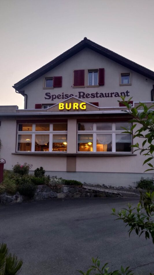 Aussenaufnahme Speise-Restaurant Burg